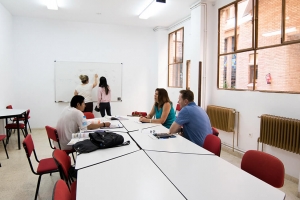 我们学校在格拉纳达（Granada）DQ 12