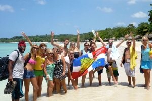 UNSERE PARTNERSCHULE SOSUA DQ 10
